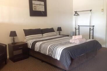 Copper Gate Motel