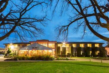 Forrest Hotel & Apartments