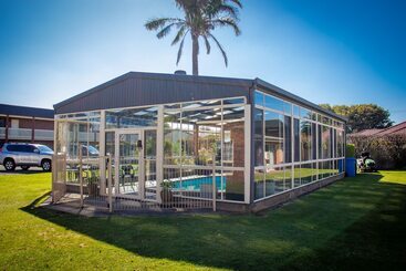 هتل Arkana Motor Inn & Terrace Apartments