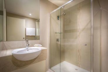 هتل Best Western Plus Travel Inn