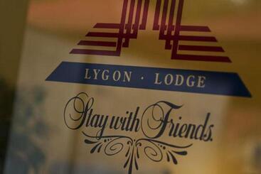 هتل Carlton Lygon Lodge   Close To Melbourne Uni