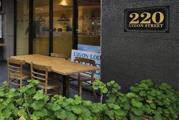 هتل Carlton Lygon Lodge   Close To Melbourne Uni