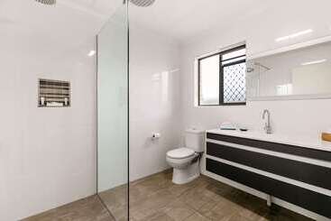 هتل Comfort Inn On Main Hervey Bay