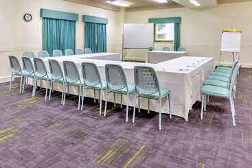 هتل Comfort Inn & Suites Goodearth Perth