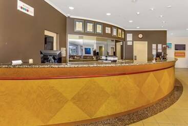 هتل Comfort Inn & Suites Goodearth Perth