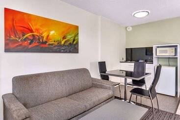 هتل Comfort Inn & Suites Goodearth Perth