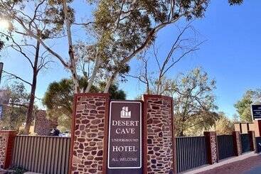 هتل Desert Cave