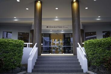 Doubletree By Hilton Hotel Cairns