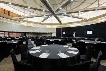 ホテル Doubletree By Hilton Darwin Esplanade