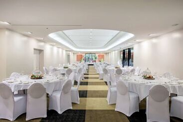 ホテル Doubletree By Hilton Darwin Esplanade