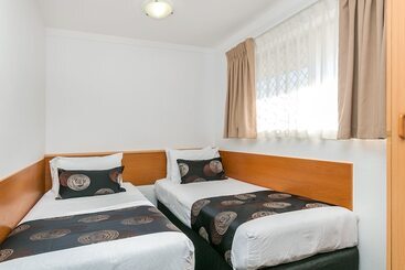 هتل Flag Motor Lodge