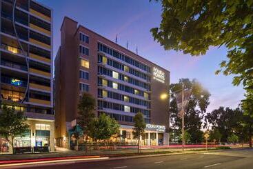 هتل Four Points By Sheraton Perth