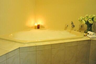 هتل High Country Motor Inn Bright