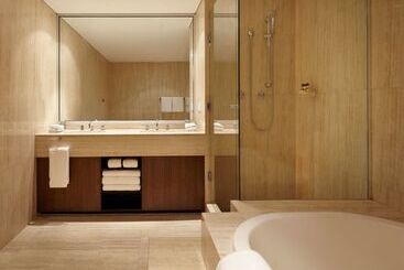 هتل Residence On Langley Park