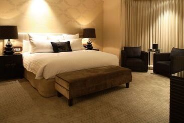هتل Residence On Langley Park