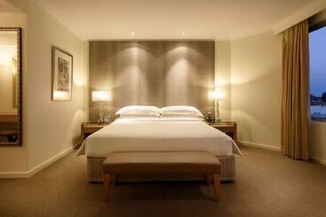 هتل Residence On Langley Park