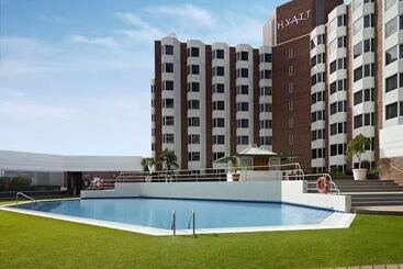 هتل Residence On Langley Park