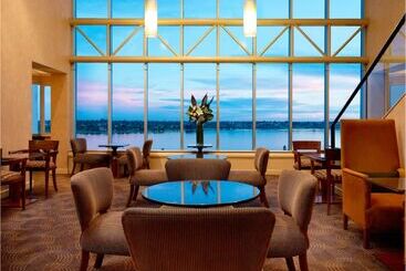 هتل Residence On Langley Park