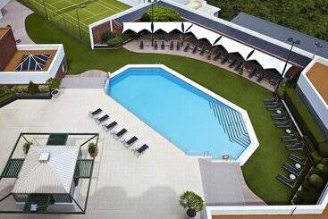 هتل Residence On Langley Park