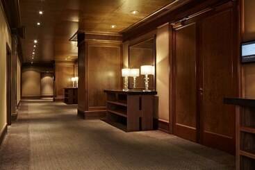 هتل Residence On Langley Park