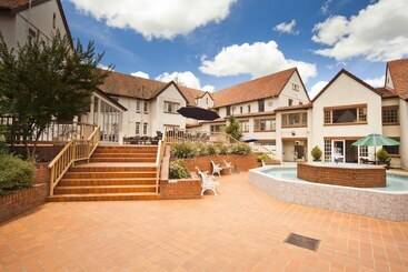 هتل Mercure Canberra