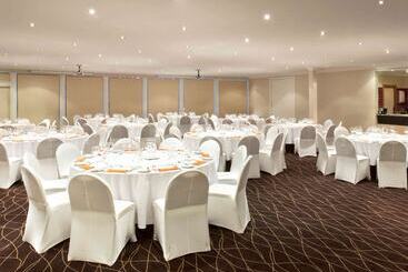 هتل Mercure Canberra