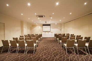 هتل Mercure Canberra