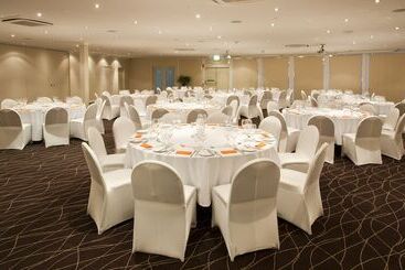 هتل Mercure Canberra