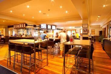هتل Mercure Canberra