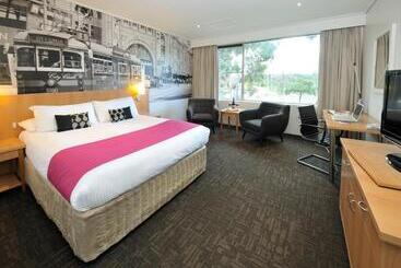 هتل Mercure North Melbourne