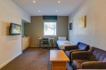 هتل Mercure North Melbourne
