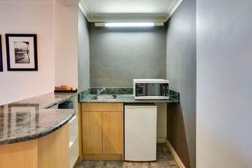 هتل Mercure North Melbourne