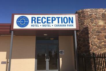 Opal Inn Hotel, Motel, Caravan Park