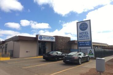 Opal Inn Hotel, Motel, Caravan Park
