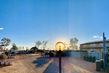Opal Inn Hotel, Motel, Caravan Park