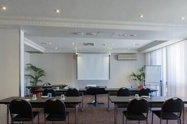 هتل Rydges Camperdown