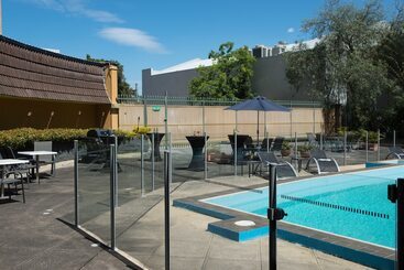 هتل Rydges Camperdown