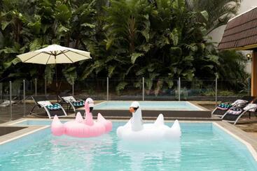 هتل Rydges Camperdown