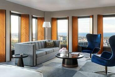 Отель Sofitel Melbourne On Collins