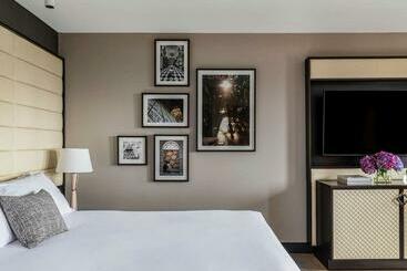Отель Sofitel Melbourne On Collins