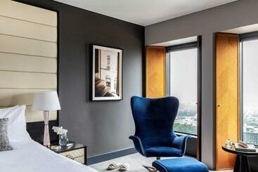 Отель Sofitel Melbourne On Collins