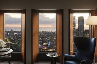 Отель Sofitel Melbourne On Collins