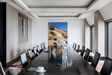 Отель Sofitel Melbourne On Collins