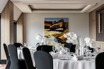 Отель Sofitel Melbourne On Collins