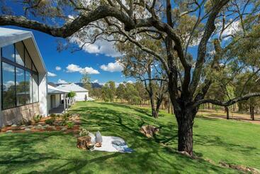 هتل Spicers Guesthouse