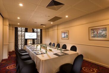 هتل Stamford Grand Adelaide