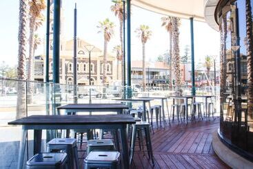 هتل Stamford Grand Adelaide