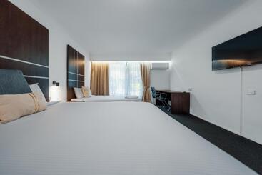 هتل The Select Inn Gosford