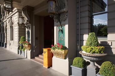 هتل The Windsor