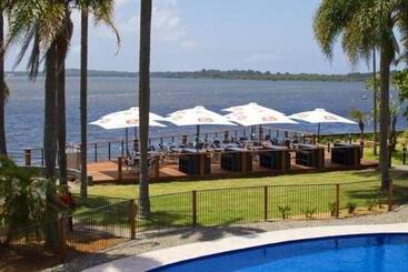 هتل Comfort Resort Waters Edge